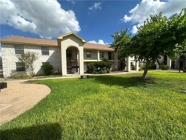 Building Photo - 15 Hibiscus Ave