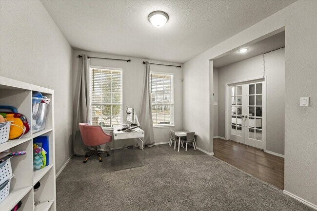 Building Photo - 6025 Driscoll Ln