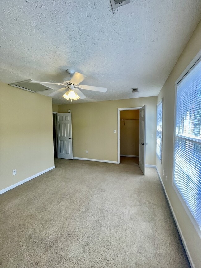 Building Photo - 525 Northwynd Cir