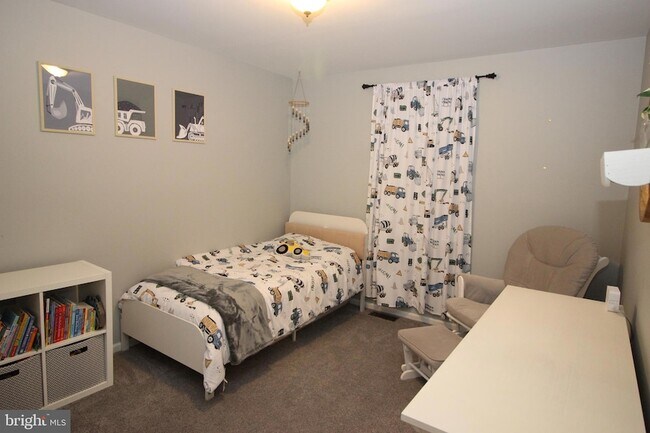 Building Photo - 26 Steeplechase Cir