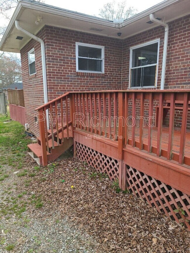 Building Photo - 6529 Holliday Rd