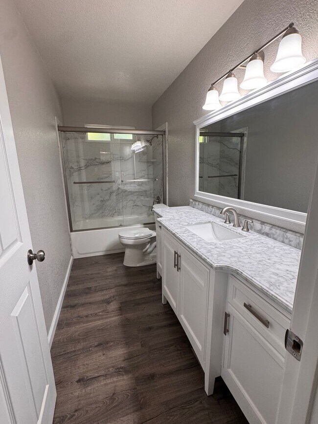 Building Photo - 11318 Torrey Pines Dr