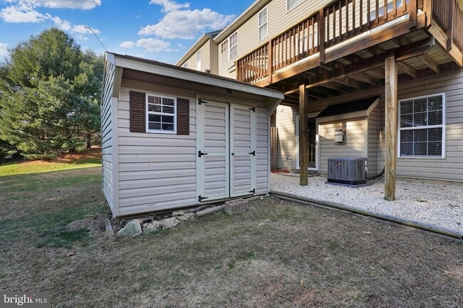 Building Photo - 265 Cherry Tree Square