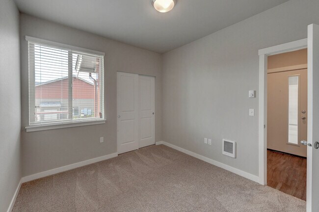 Building Photo - You’ll Love the Floor Plans. Find your new home with us!