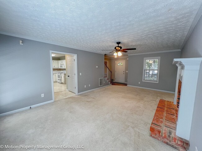 Building Photo - 861 Windward Rd