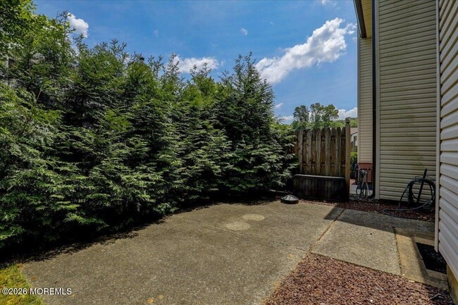 Building Photo - 185 Pear Dr