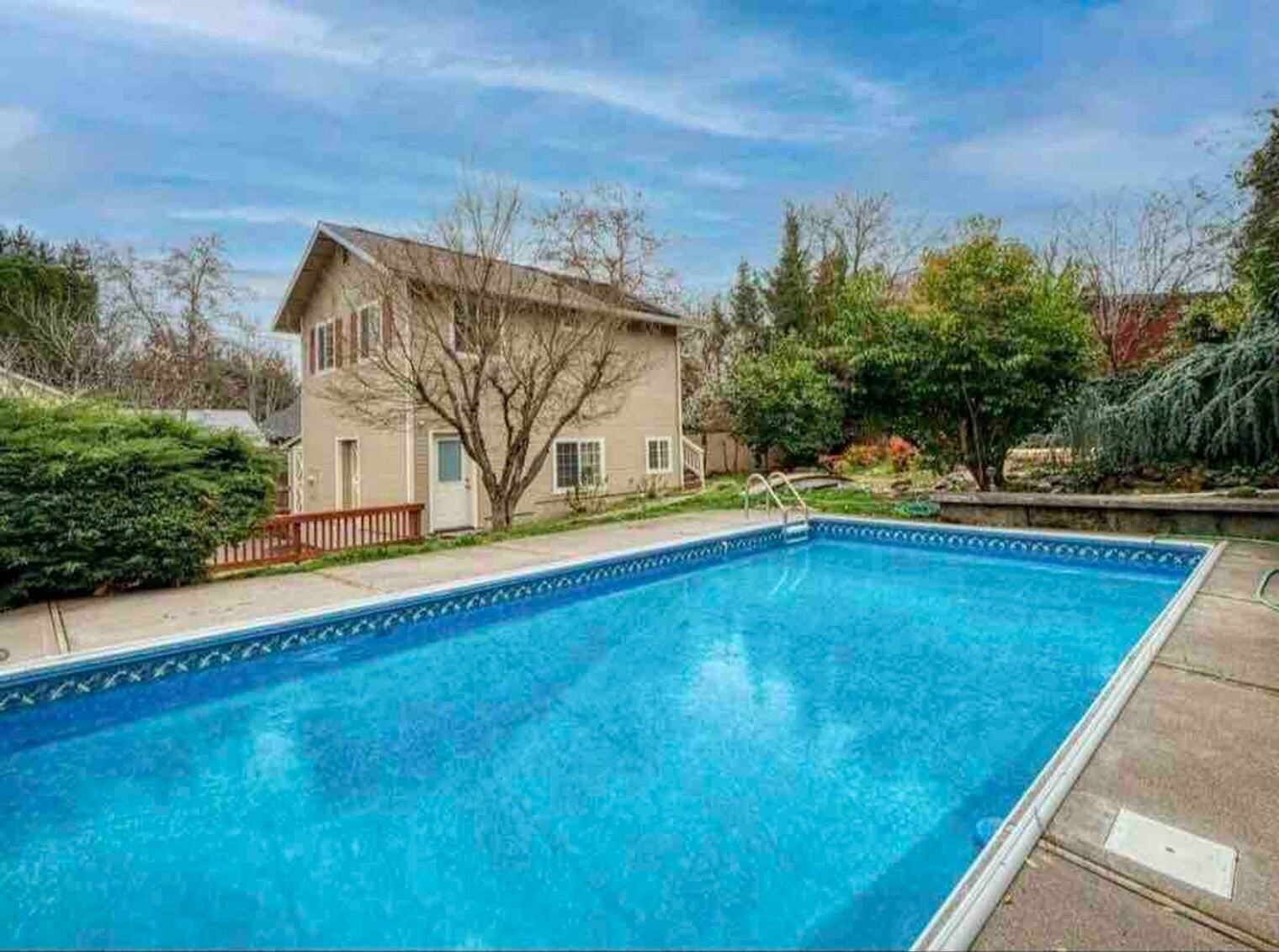 Building Photo - 1428 Crown Ave