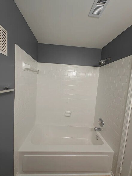 Building Photo - 1424 Keys Crossing Dr NE