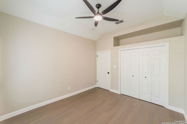 Building Photo - 18605 Elmbrook