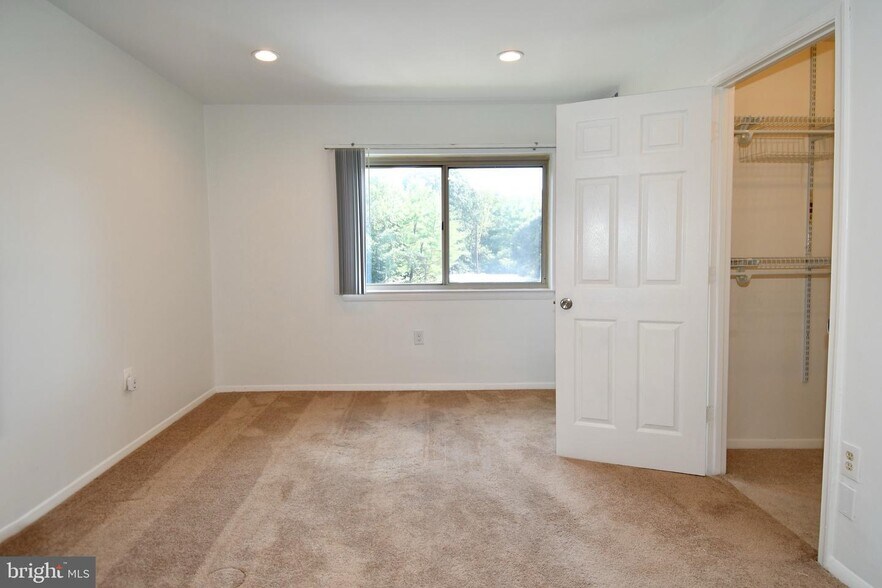 Building Photo - 12415 Braxfield Ct