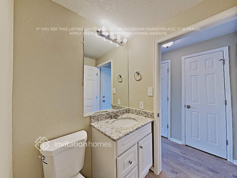 Building Photo - 5280 E 129th Way