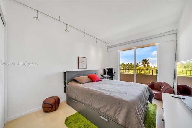 Building Photo - 151 Crandon Blvd