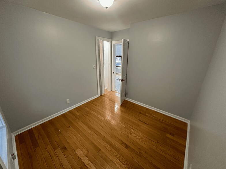 Building Photo - 2606 W Le Moyne St