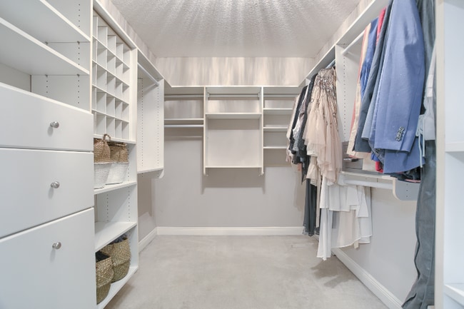 Building Photo - 4625 Overlook Dr NE