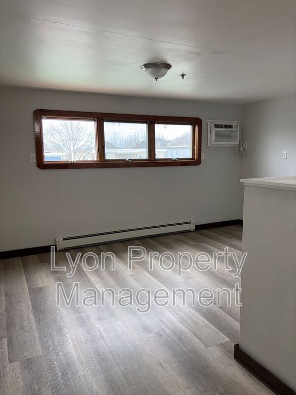 Building Photo - 50 Hedley Ave