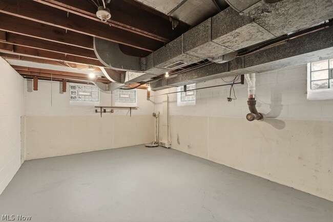 Building Photo - 6119 E Sprague Rd