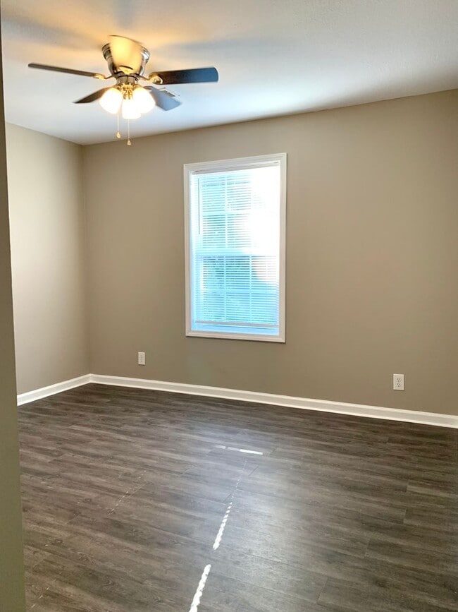 Building Photo - 604 Cory Dr