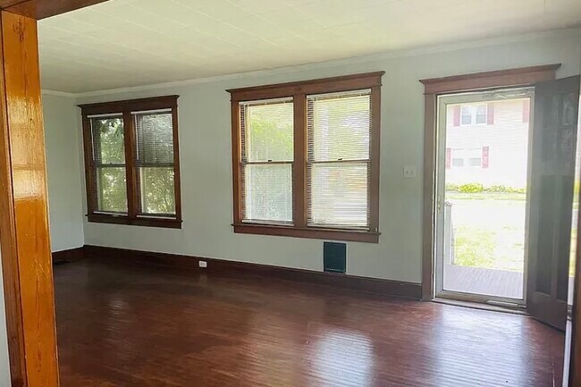 Building Photo - 404 Neck Rd