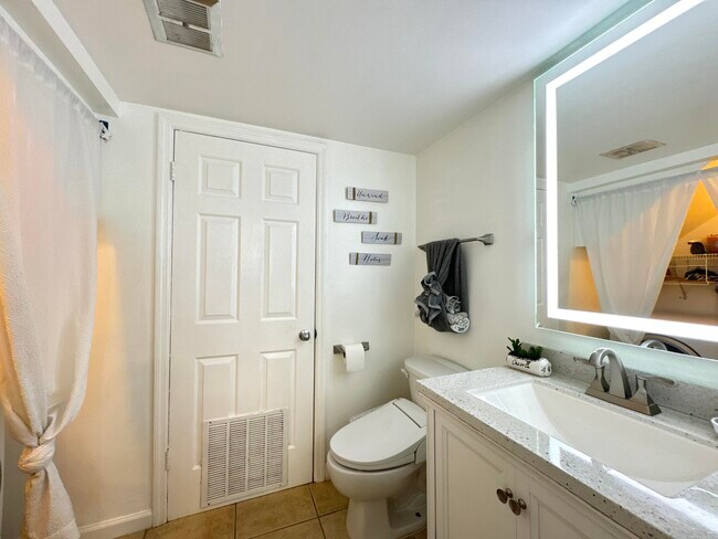 Building Photo - 152 Weybridge Cir