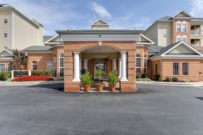 Building Photo - 1BR Condo in Upscale Highview. Enjoy Resor...