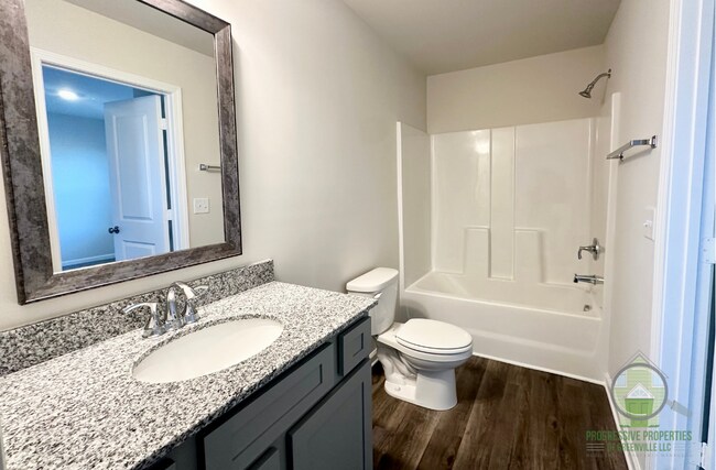 Building Photo - 26 English Ct