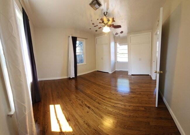 Building Photo - Gorgeous Lemon Grove home with Vintage character!