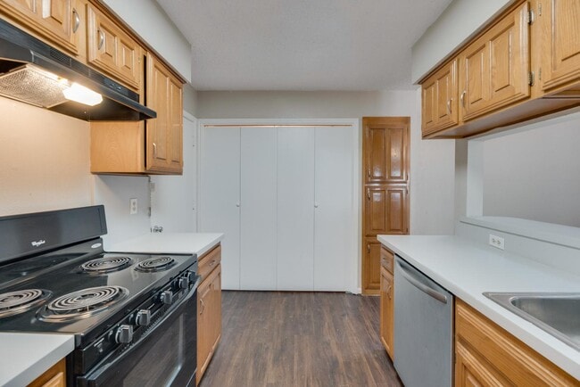 Building Photo - 620 Via Miramonte