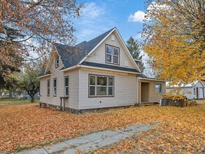Building Photo - Newly Remodeled Single Family Home in Reardan, WA! Available Now!