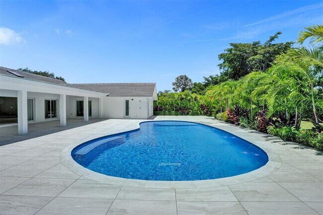 Building Photo - 2800 Banyan Blvd Cir NW