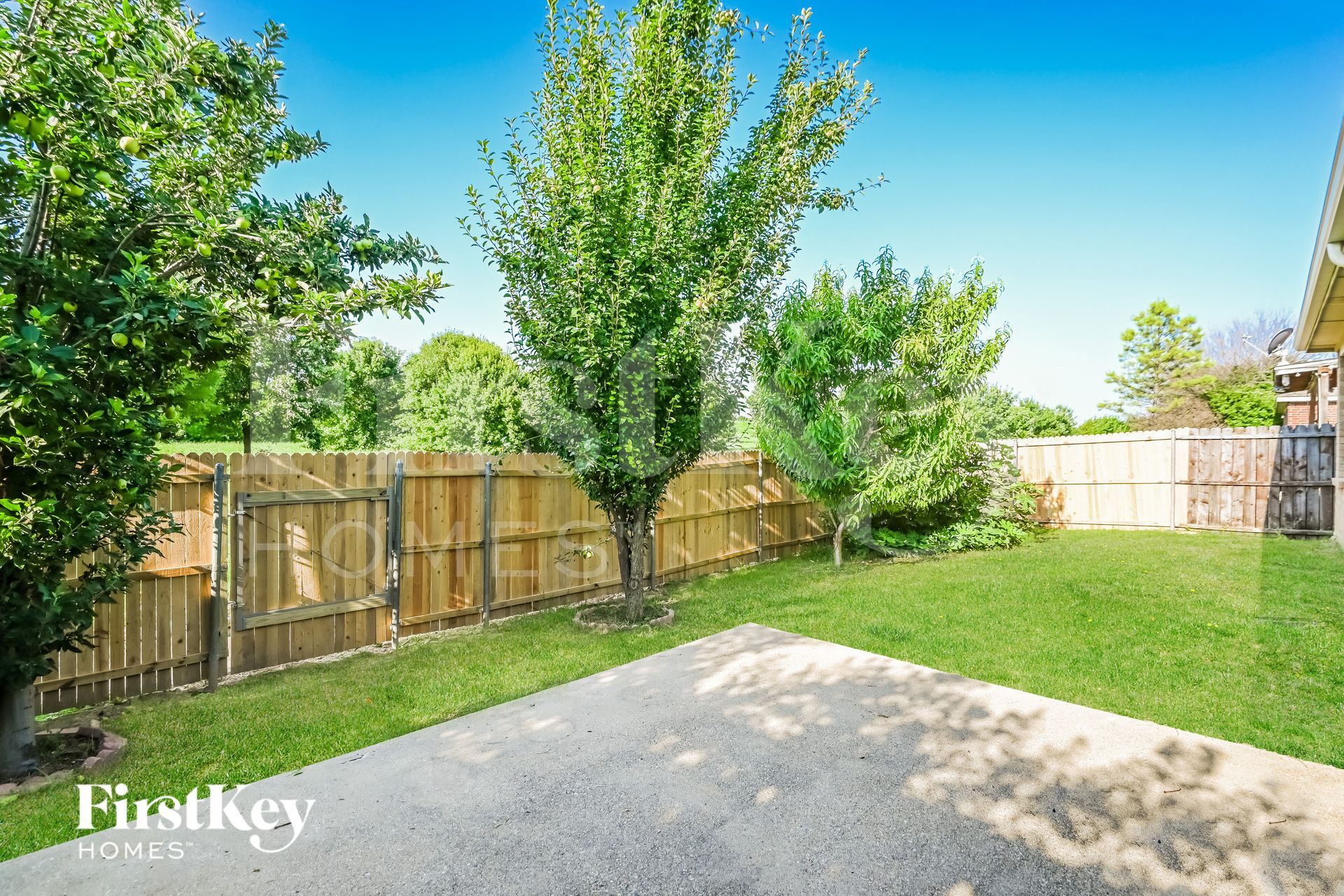 Building Photo - 2115 Van Zandt Dr