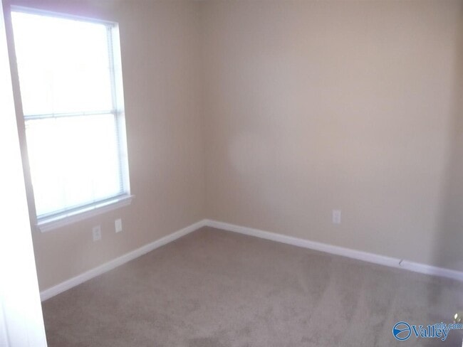 Building Photo - 115 N W Sugar Bluff Ln