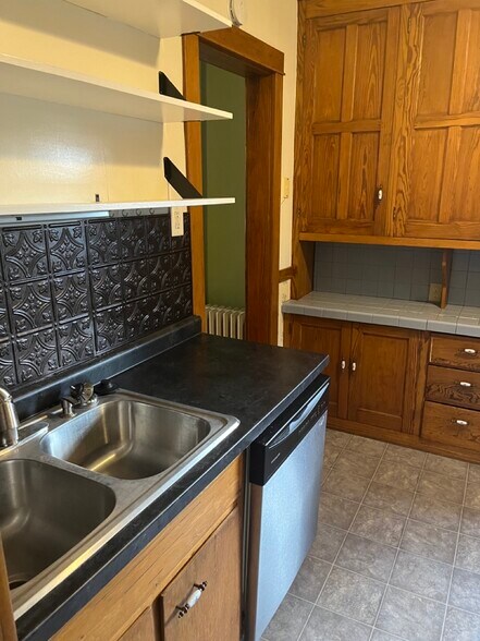 Building Photo - 1212 Vilas Ave