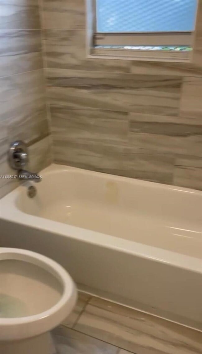 Building Photo - 506 18th St