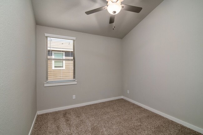 Building Photo - GORGEOUS 2 BEDROOM FOUR PLEX LOCATED IN MIDLOTHIAN ISD!