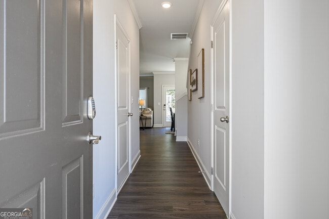 Building Photo - 2059 Pinnacle Walk