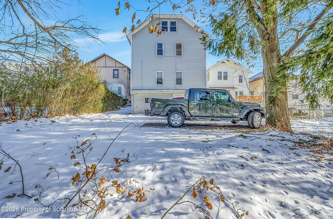 Building Photo - 1509-1511 N Webster Ave