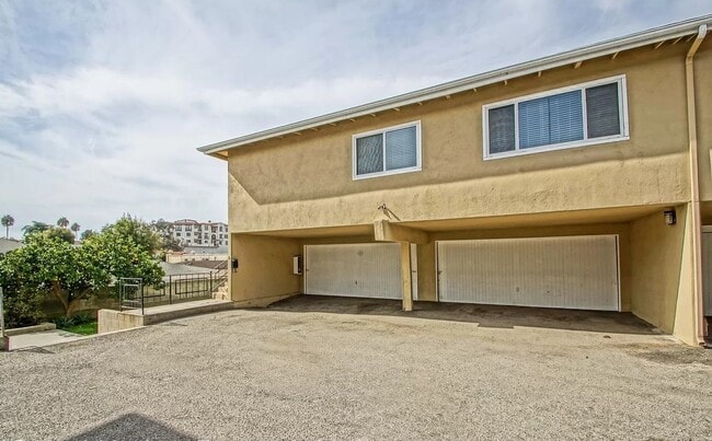 2 car garage parking - 2016 Nelson Ave