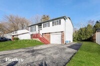 Building Photo - 136 Pacific Dr