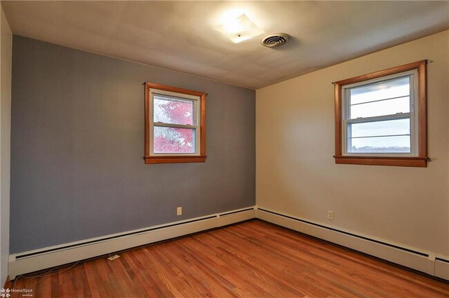 Building Photo - 2332 Seipstown Rd