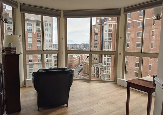 Building Photo - 2121 Jamieson Ave