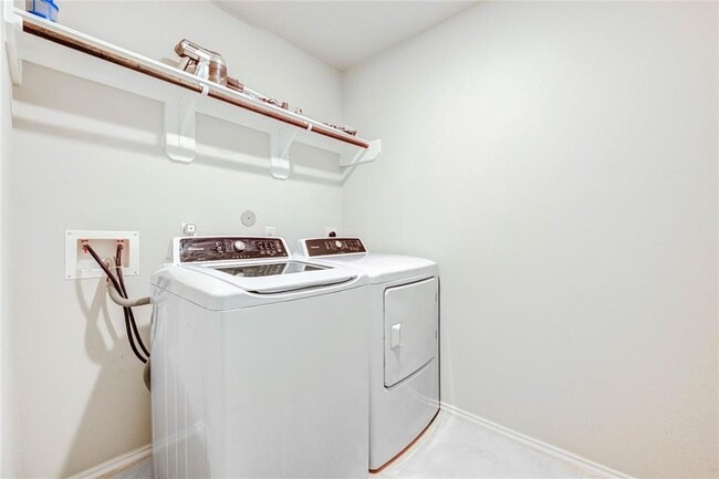 Building Photo - 23815 Rivage Ridge Dr