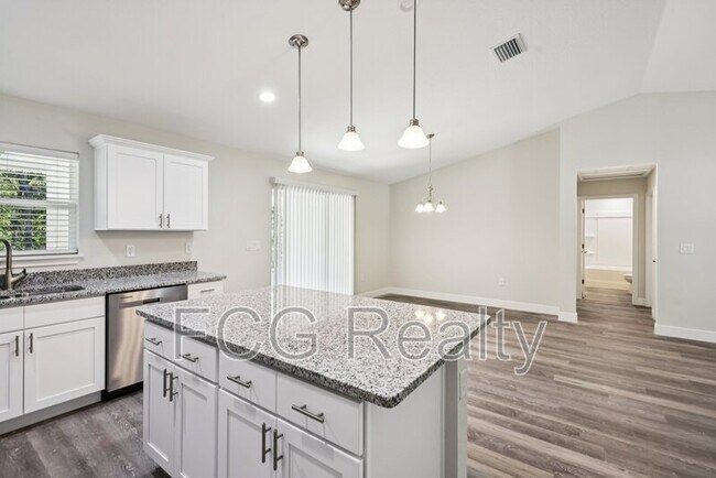 Building Photo - 10675 N Adler Dr