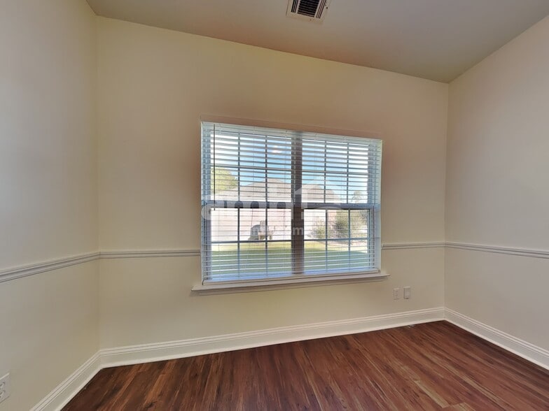 Building Photo - 307 Brighton Woods Dr