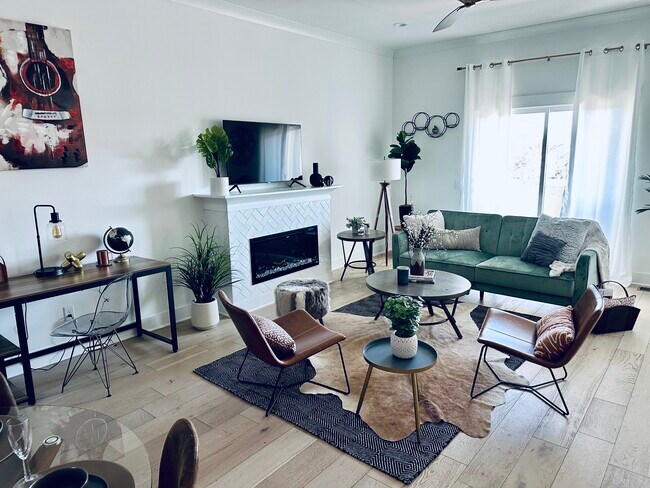 Building Photo - 704 Inspiration Blvd