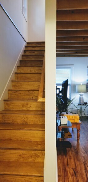 Building Photo - 156 Jonestown Rd