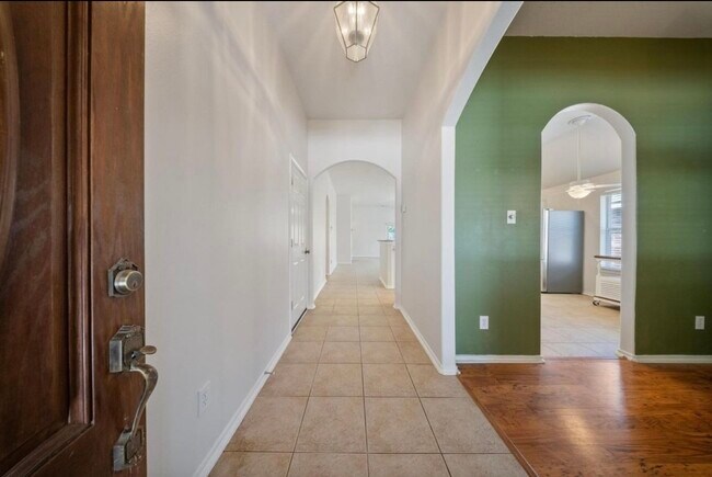 Building Photo - 6715 Rockwall Trail Dr