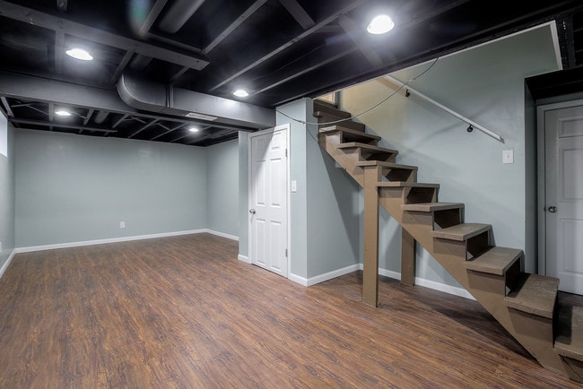 Building Photo - 510 NE Corder St