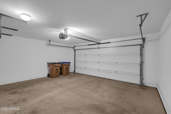 Building Photo - 1383 E Mayfield Dr