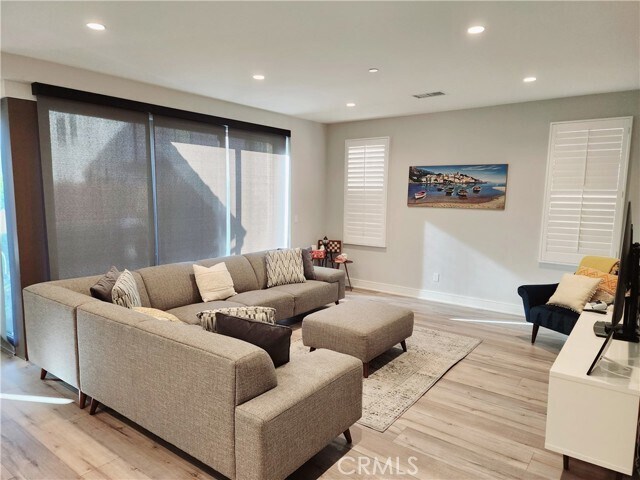 Building Photo - 109 Tritone