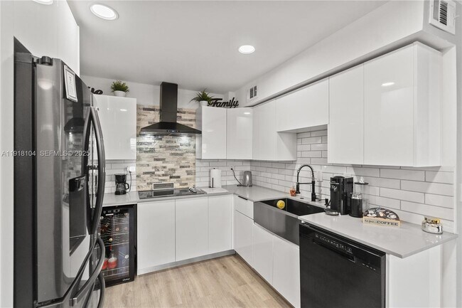 Building Photo - 8089 SW 18th Ct